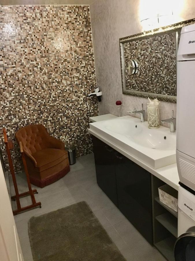 Les 3 Coeurs - Chambres Chez Charmants Habitants Font Exterior photo